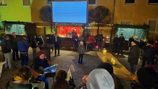 Offener Advent zur Eröffnung des Weihnachtsmarktes
