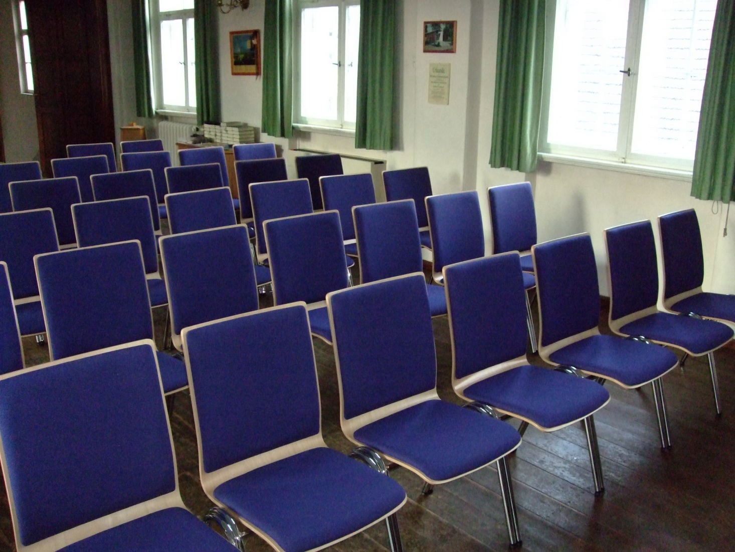 neue Stühle im Kirchgemeindehaus