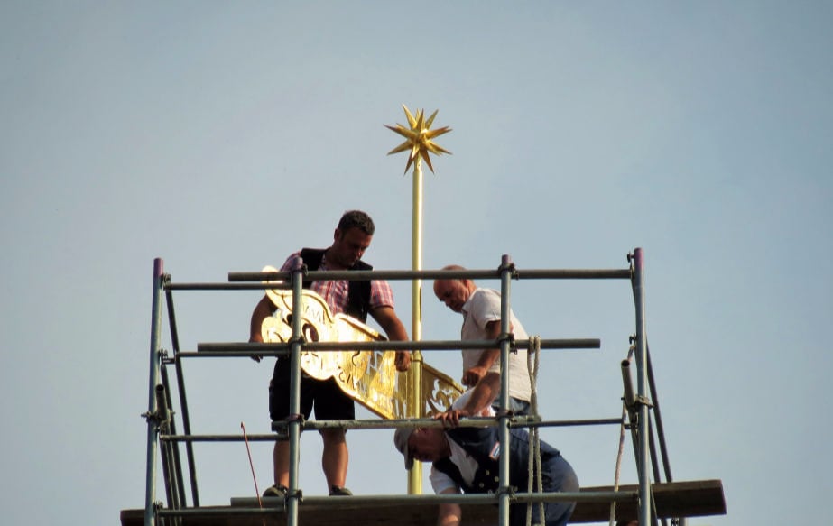 Turmsitze wird aufgesetzt